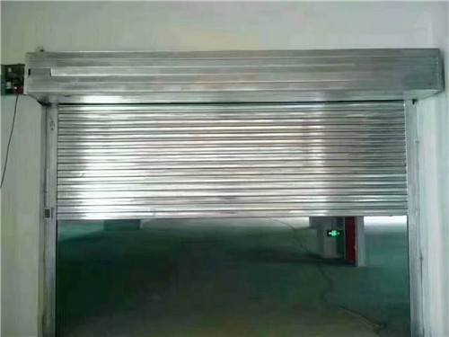 鋼質(zhì)復(fù)合防火卷簾門(mén)